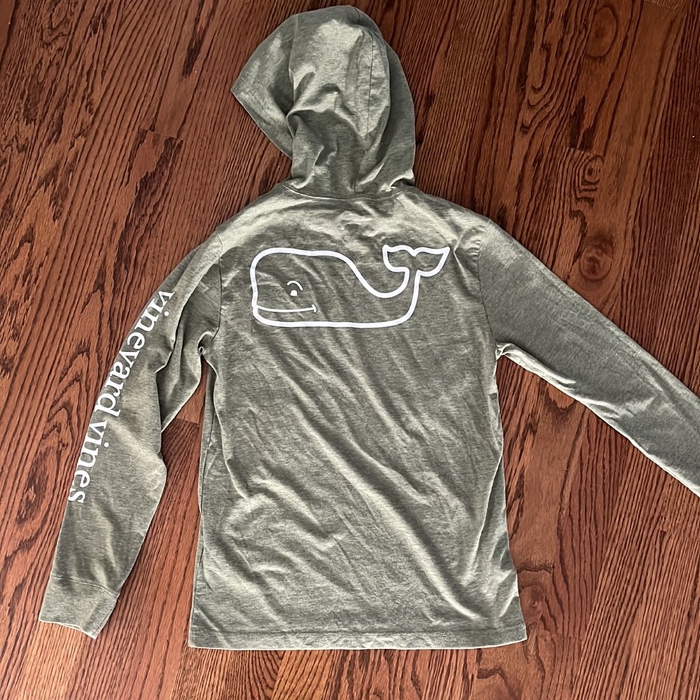 Vineyard vines hooded S(8-10) LS tee